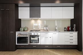 Sleek Southbank 2-bed Apartment With Balcony Views