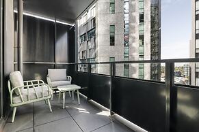 Sleek Southbank 2-bed Apartment With Balcony Views