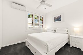 Elegant 3-bed Home With Games Room