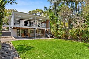 Elegant 3-bed Home With Games Room