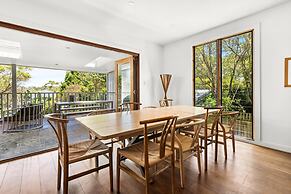 Elegant 3-bed Home With Games Room