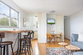 Bronte Beach Coastal Apartment With Ocean View