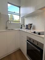 Bronte Beach Coastal Apartment With Ocean View