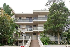 Bronte Beach Coastal Apartment With Ocean View