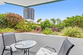 Beachfront 2-bed With Pool, BBQ