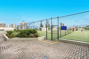 Beachfront 2-bed With Pool, BBQ