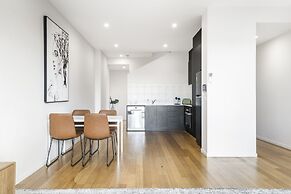 Northcote 3-bed Townhouse Near Cafes & Shops