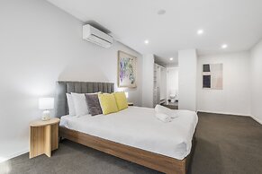 Northcote 3-bed Townhouse Near Cafes & Shops