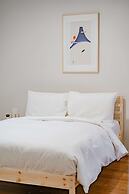 Central 2-bed With Gym and Parking