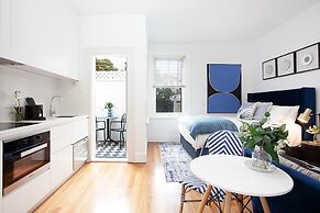Bright and Beautiful Studio in Quiet Neighbourhood