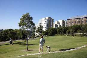 Thriving City Location, Dining hub Near CBD