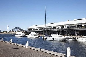 Thriving City Location, Dining hub Near CBD
