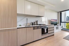 City Views & Inner-north Cool at Your Door