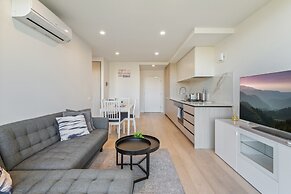 City Views & Inner-north Cool at Your Door