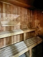 2-bed City Apartment With Gym