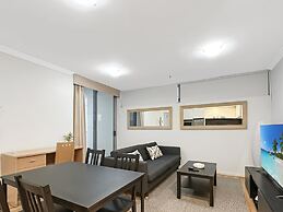 2-bed City Apartment With Gym