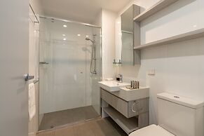 Best Location 2-bed With Gym, Pool 7-min From CBD