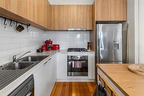 Charming Retro Townhouse in Vibrant Coburg
