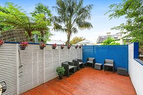 Elegant 1-bed With Study by Balmain Wharf