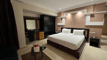 Hotel Pyramides Collection