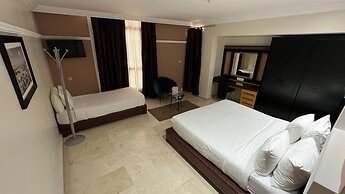 Hotel Pyramides Collection