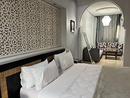 Hotel Pyramides Collection