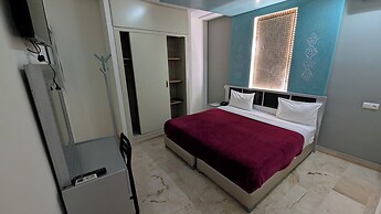 Hotel Pyramides Collection