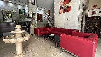 Hotel Pyramides Collection