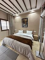 Hotel Pyramides Collection