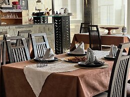 Hotel Pyramides Collection