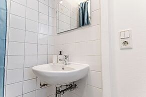 Charming 1BR Apt 15 Min to Vienna