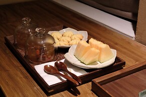 Shishe Spring Designer Homestay