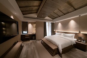 Shishe Spring Designer Homestay