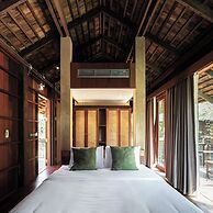 Nachan The Antique Courtyard