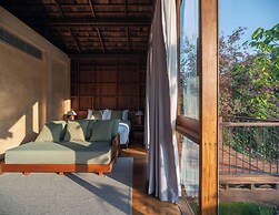 Nachan The Antique Courtyard