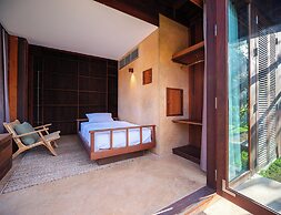 Nachan The Antique Courtyard