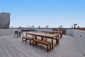 Generous 2-bed Apartment With Great Amenities