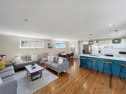 3-bed Coastal Haven With Alfresco Dining & BBQ
