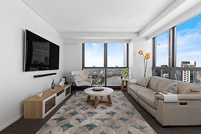 Stunning River View 2-bed With Pool
