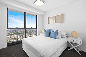 Stunning River View 2-bed With Pool