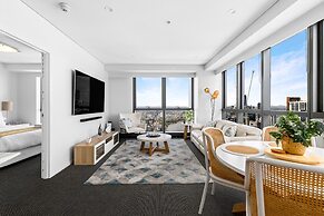 Stunning River View 2-bed With Pool
