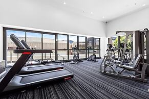 Stunning River View 2-bed With Pool