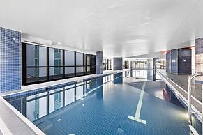 Stunning River View 2-bed With Pool