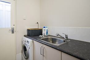 Incredible 3-bed Renovated Home With Huge Garden