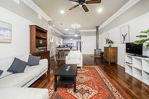 Incredible 3-bed Renovated Home With Huge Garden