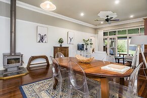 Incredible 3-bed Renovated Home With Huge Garden