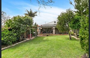 Incredible 3-bed Renovated Home With Huge Garden