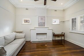 Incredible 3-bed Renovated Home With Huge Garden