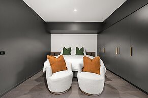Immaculate Braddon Studio With Accessible Bathroom