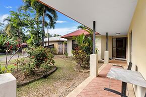 3-bed Family Home With Pool & BBQ by the Beach